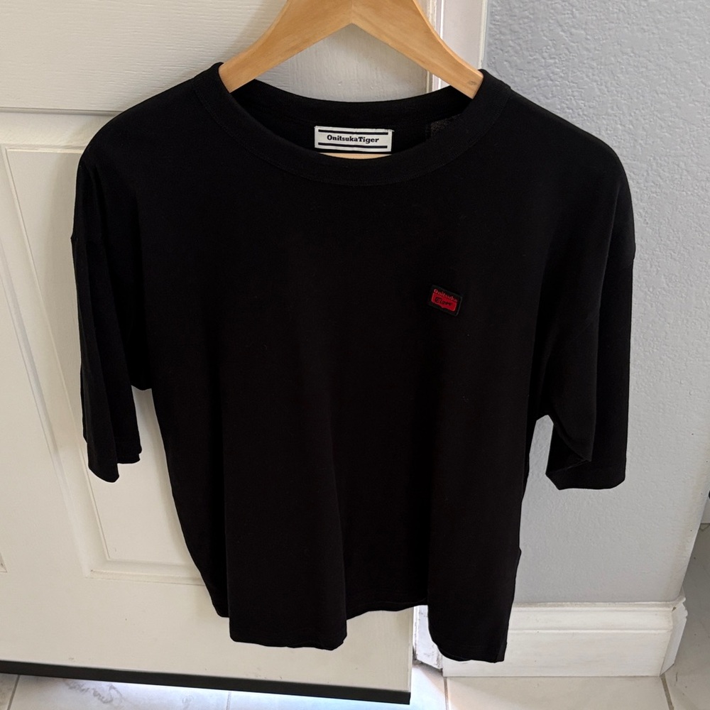 Onitsuka Tiger Cropped Slim Fit Black T Shirt